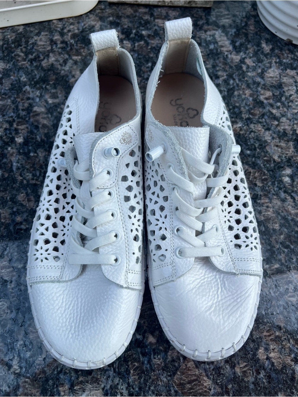 Yokono Flow 002 Sneakers Womens 8.5 US 39 EU White Leather Perforated Shoes